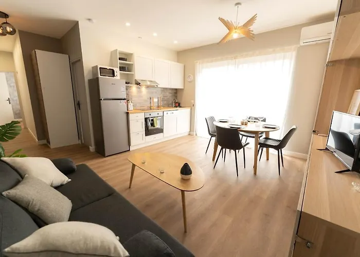 Ak Superb 3p Sea View, Close To Old Town Apartment Antibes